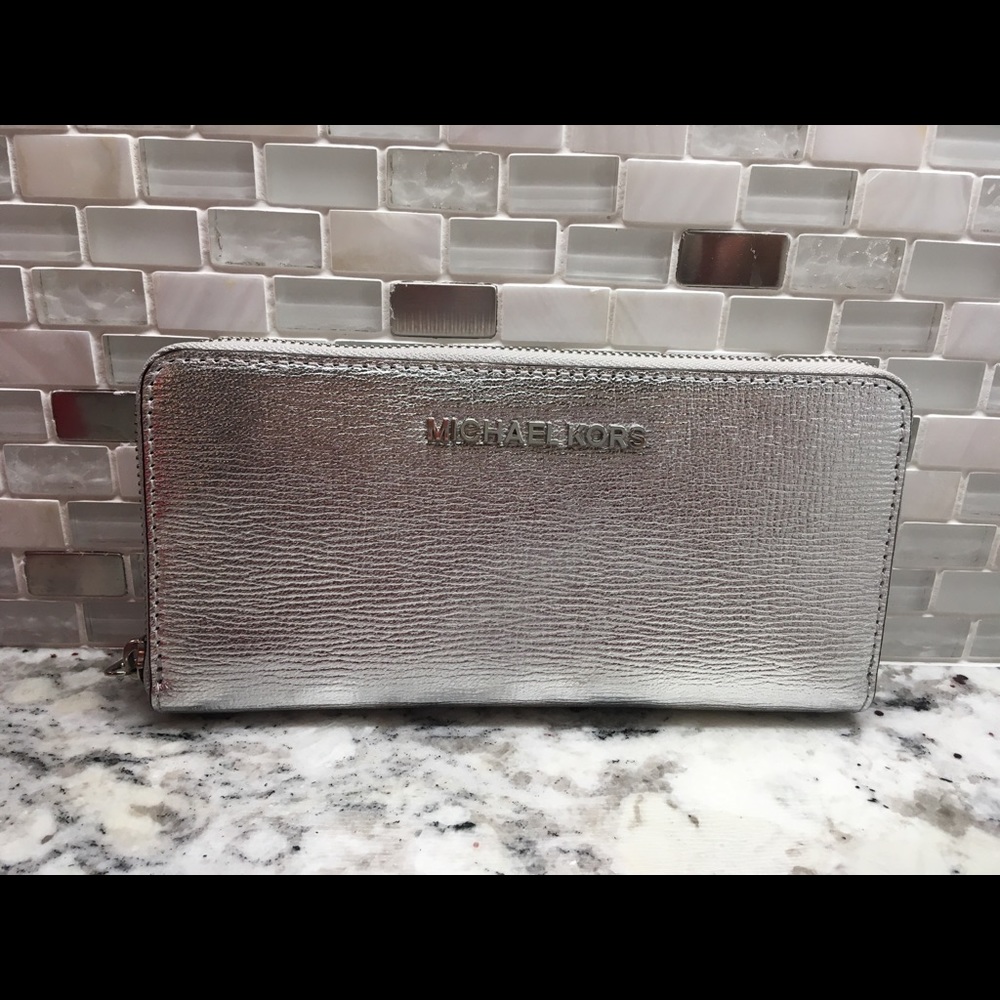 Silver Michael Kors Wallet - NWOT!